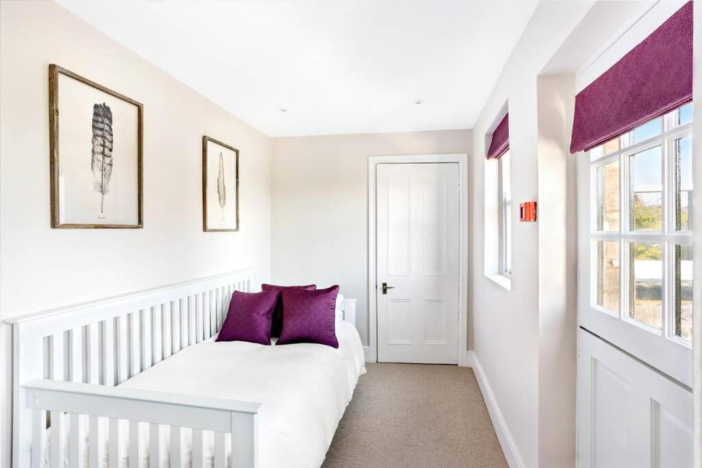 Central Harrogate Townhouse Apartment With Parking Exterior foto